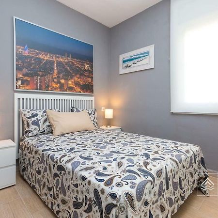 S12 - Beach Front Apartment --Free Wifi- Salou Esterno foto