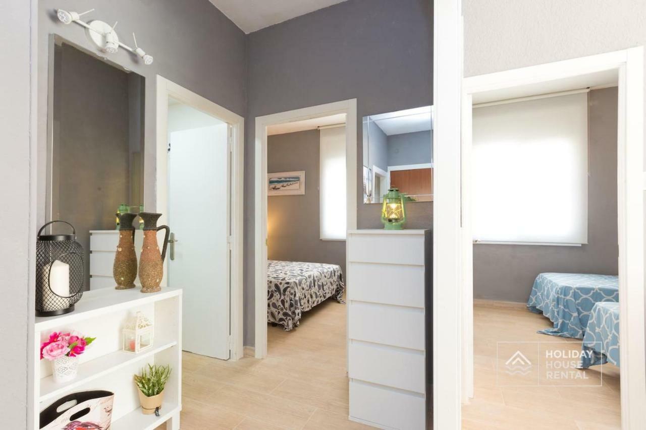 S12 - Beach Front Apartment --Free Wifi- Salou Esterno foto