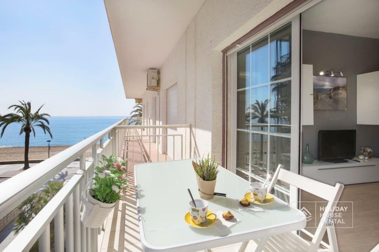 S12 - Beach Front Apartment --Free Wifi- Salou Esterno foto