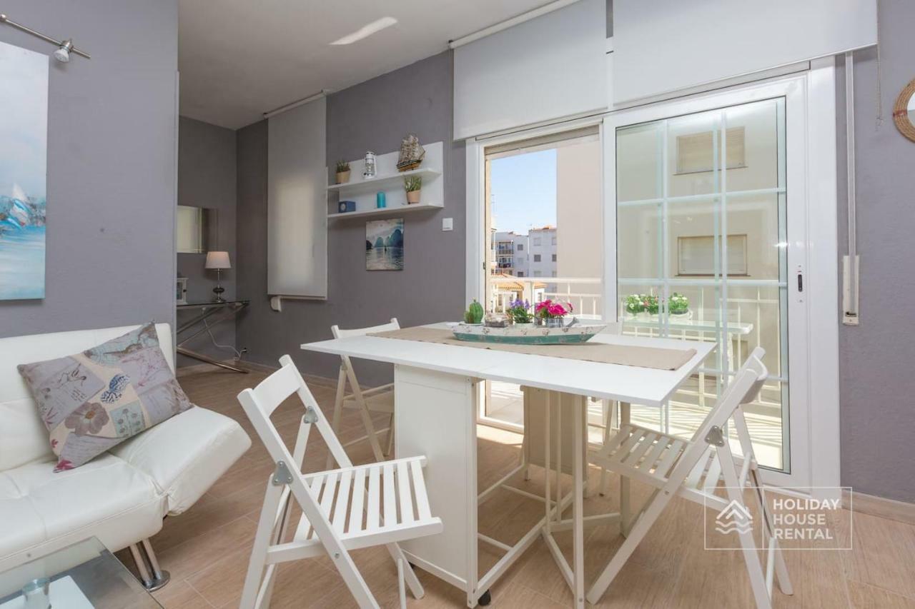 S12 - Beach Front Apartment --Free Wifi- Salou Esterno foto