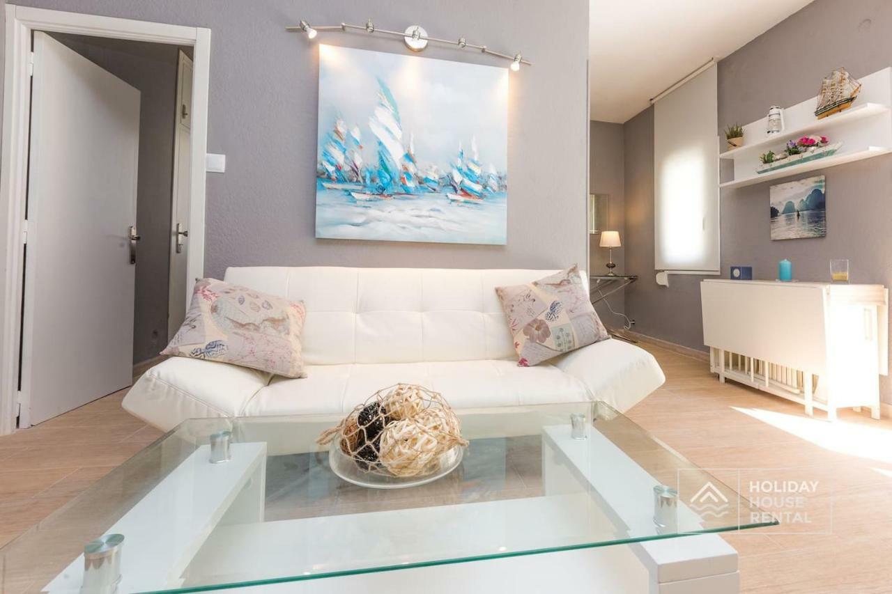 S12 - Beach Front Apartment --Free Wifi- Salou Esterno foto