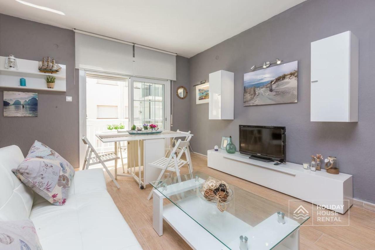 S12 - Beach Front Apartment --Free Wifi- Salou Esterno foto